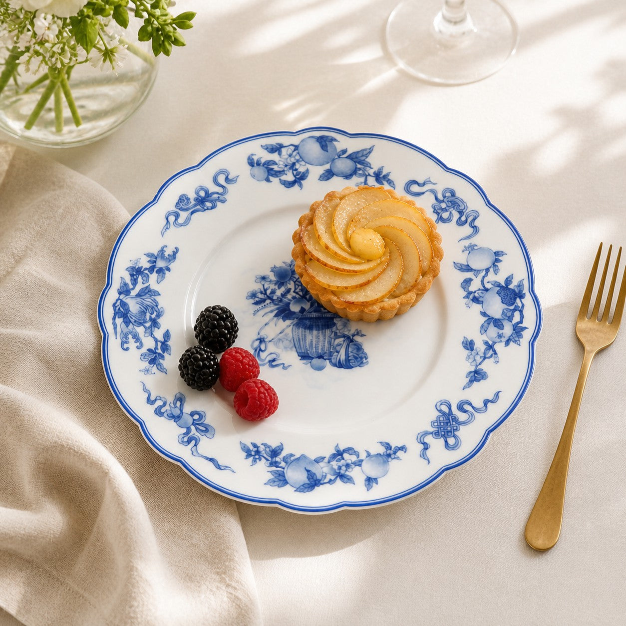 Golden Harmony Plate used for dessert service